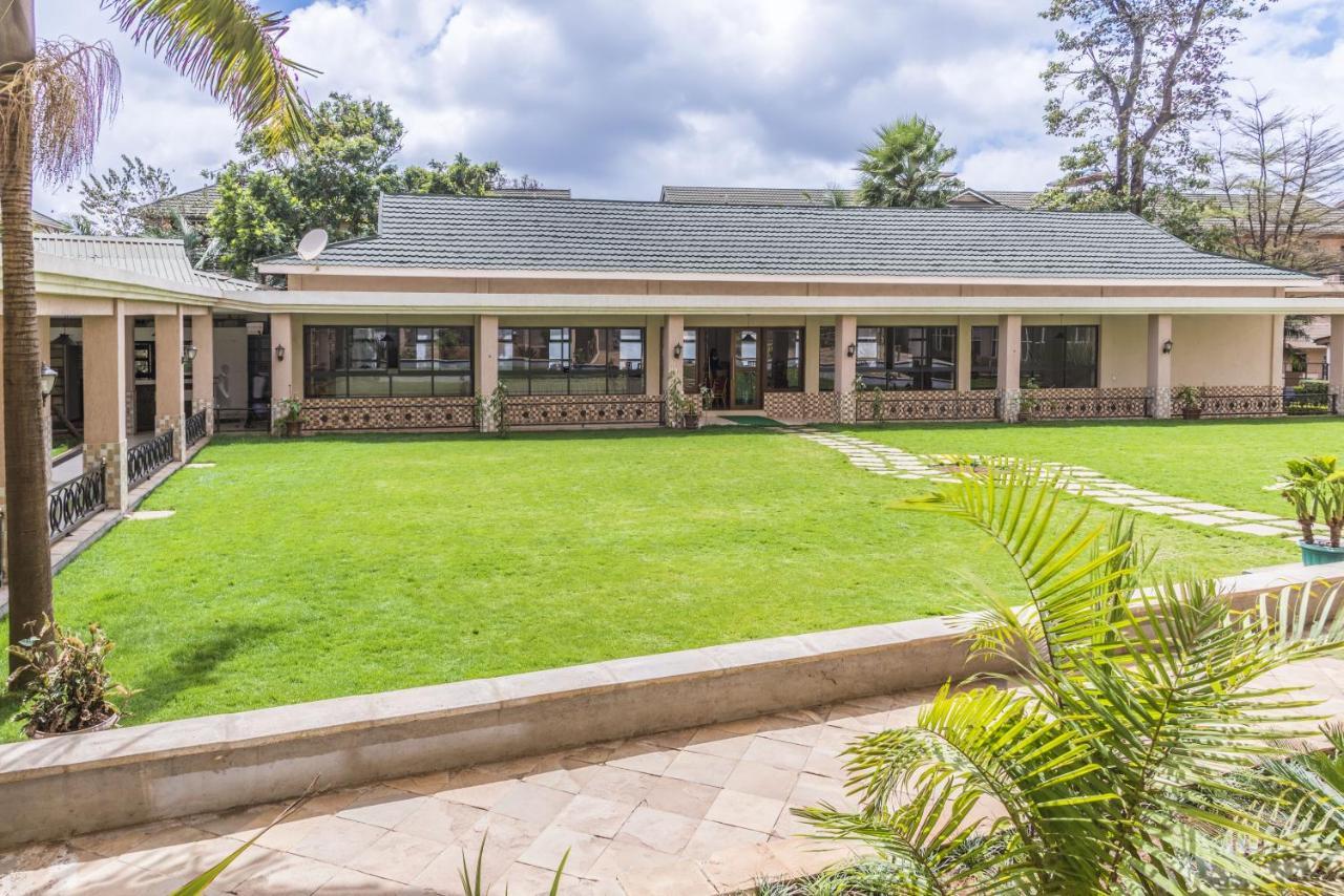 Three Steers Hotel Meru Exterior foto