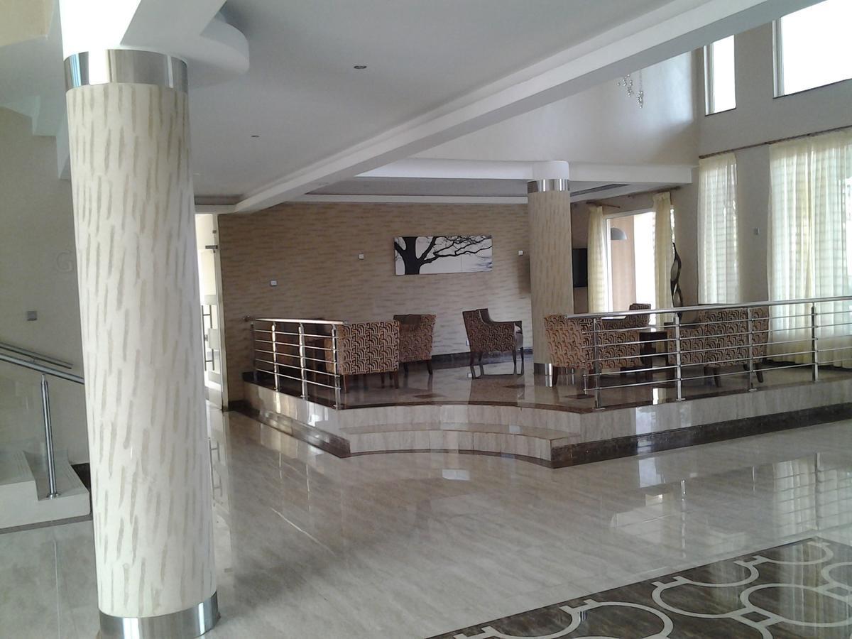 Three Steers Hotel Meru Exterior foto